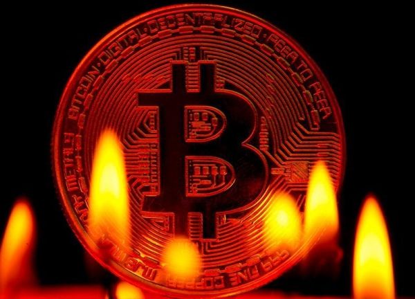 Giá Bitcoin hôm nay 9/12: Bitcoin đỏ lửa