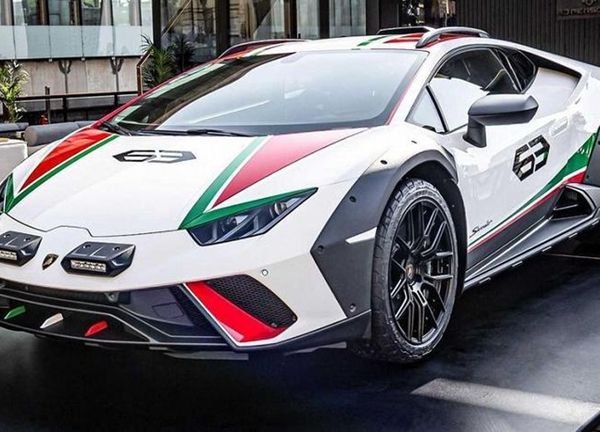 Lamborghini Huracan Sterrato bất ngờ xuất hiện tại World Cup 2022