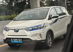 Lộ ảnh Toyota Innova thuần điện chạy thử nghiệm trên đường