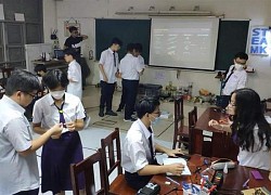 Thầy giáo 9X đốt cháy đam mê khoa học qua giáo dục STEM