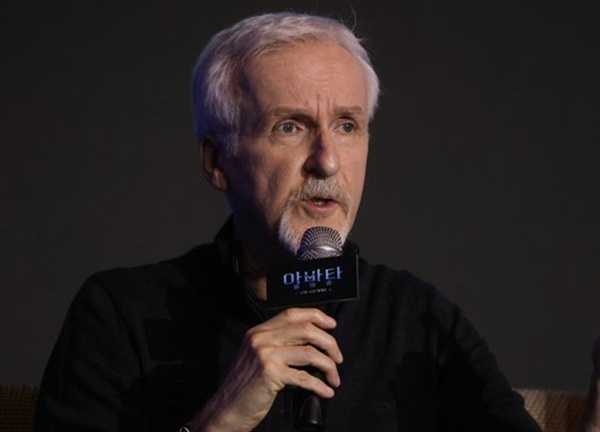 Đạo diễn James Cameron dành hàng nghìn giờ dưới đại dương