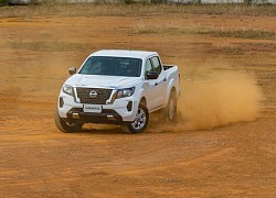 Nissan Navara EL 2WD, bước đi cần thiết của Nissan?