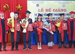 Trao bằng tốt nghiệp đại học văn bằng 2 ngành Luật cho 41 học viên