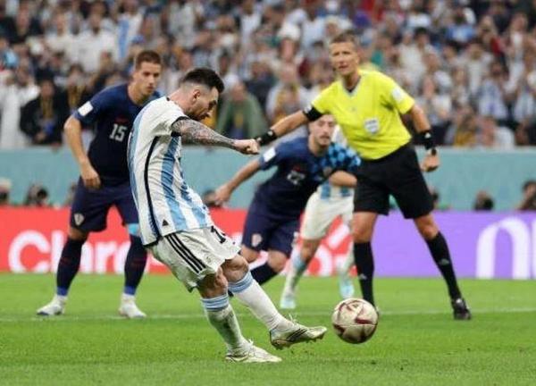 Argentina vào chung kết World Cup, Messi vượt kỷ lục