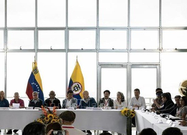 Chính phủ Colombia và ELN kết thúc vòng đàm phán hòa bình đầu tiên