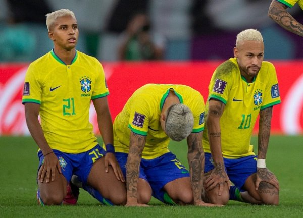 Cuộc trò chuyện giữa Neymar và Rodrygo sau thất bại của Brazil