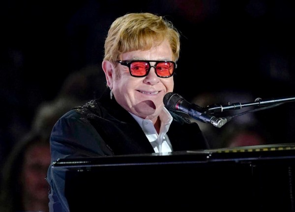 Elton John ngừng sử dụng mạng xã hội Twitter