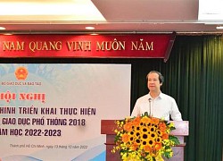 Gần hết học kỳ I, Chương trình phổ thông mới vẫn chưa đủ tài liệu giáo dục địa phương