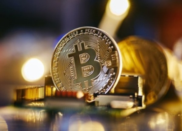 Giá Bitcoin hôm nay 15/12: Bitcoin tăng vọt