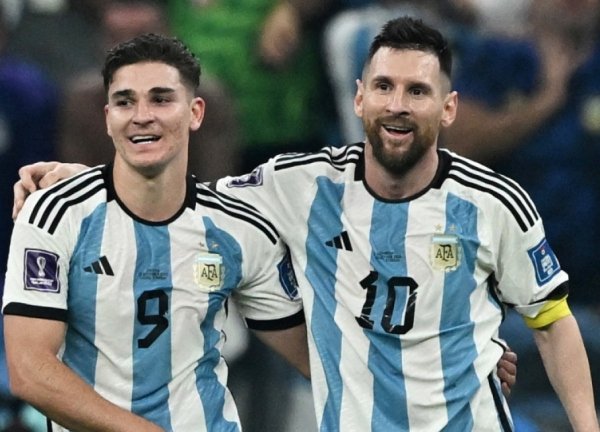 Messi lập kỷ lục khó tin sau trận Argentina 3-0 Croatia