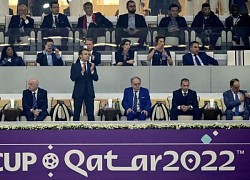 Tổng thống Pháp Macron xuất hiện trên khán đài, tự hào khi Pháp lọt vào chung kết World Cup