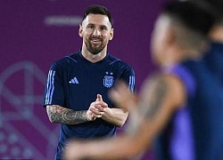 Messi xuất hiện xua tan lo lắng, đón bạn cùng phòng trở lại