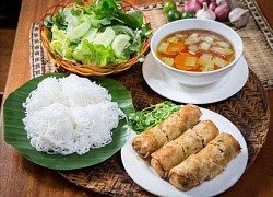 Top những quán bún chả truyền thống lâu đời nhất Hà Nội đông nghịt khách