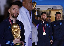 Biển người đón Messi cùng đồng đội trở về Argentina