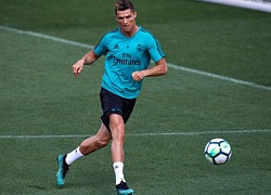 Ronaldo đá giải Pháp làm đối thủ của Messi