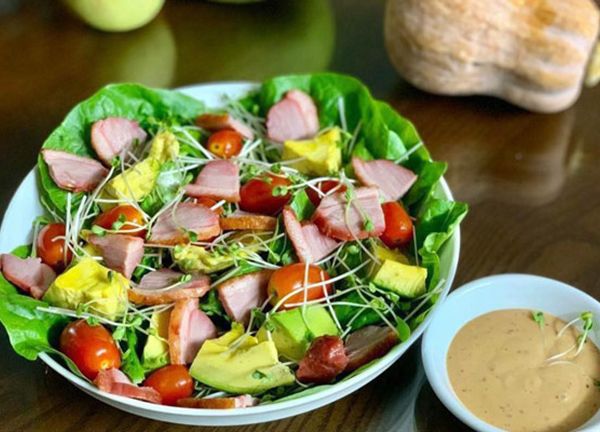 Salad lườn ngỗng hun khói