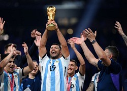 Thành viên Argentina tự ném mình vào thùng rác sau chức vô địch World Cup 2022