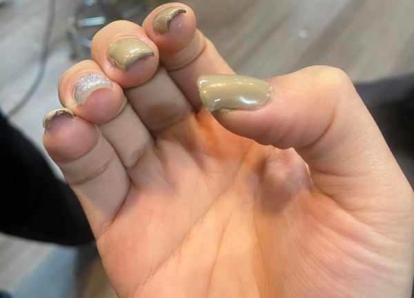 Đầu tư 400.000 đồng làm nail đón tết, cô gái nhận cái kết "khóc thét"