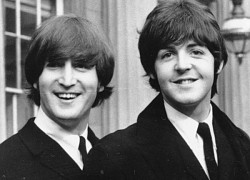 Paul McCartney nhớ lại khoảnh khắc đau đớn sau sự qua đời của John Lennon