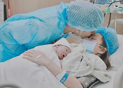 Trọn khoảnh khắc chào đón con đầu lòng của vợ chồng Jaykii