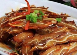 Thử làm tai heo kho tộ đậm đà ngon cơm