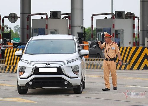 Những lỗi thường gặp lái xe cần tránh kẻo 'dông' cả năm