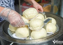 Quán bánh bao Hà Nội 30 năm tuổi 'vừa chảnh vừa đắt', khách xếp hàng dài chờ mua