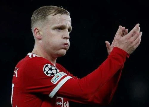 Van de Beek nói gì khi Lampard giúp thoát khỏi 'ác mộng' MU