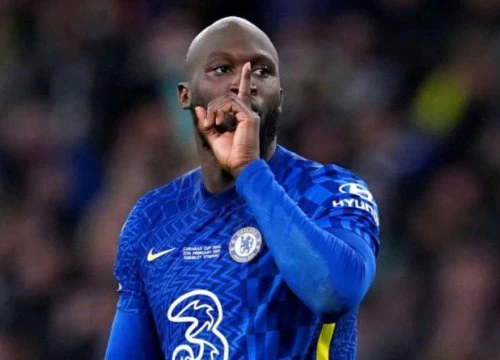 CĐV Chelsea nổi giận với Lukaku