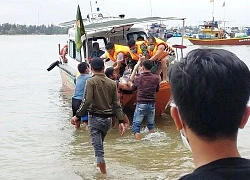 Người thân bé trai mất tích vụ chìm ca nô: "Khoai ơi! về nhà thôi ngoài kia lạnh lắm"