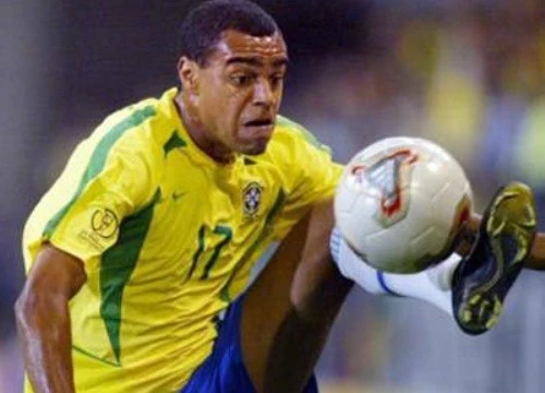 Nhà vô địch World Cup 2002 bị mạo danh để lừa đảo