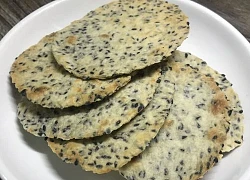 2 Cách làm bánh đa vừng đen (mè đen) giòn ngon đơn giản ngay tại nhà