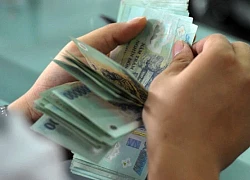 Bé gái cầm cả tệp tiền lì xì Tết đếm nhanh như máy, dân mạng nhận định "quả là có tố chất của người giàu"