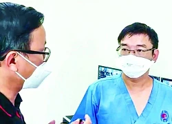 Cái nắm tay của người bệnh đã là hạnh phúc và lời cảm ơn