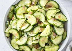 Chẳng cần xào nấu nhiều, chỉ cần làm món salad dưa leo này ăn cũng đủ ngon miệng rồi