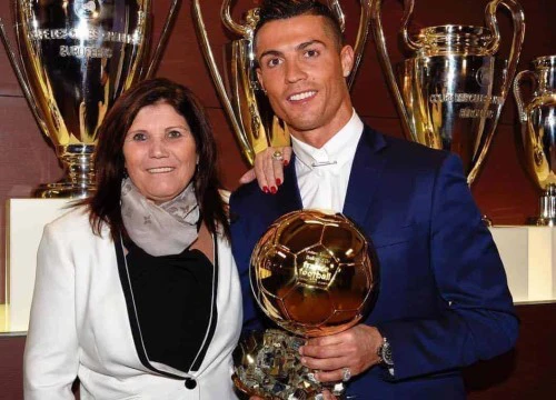 Cristiano Ronaldo: Tình yêu của mẹ và phép màu cuộc sống