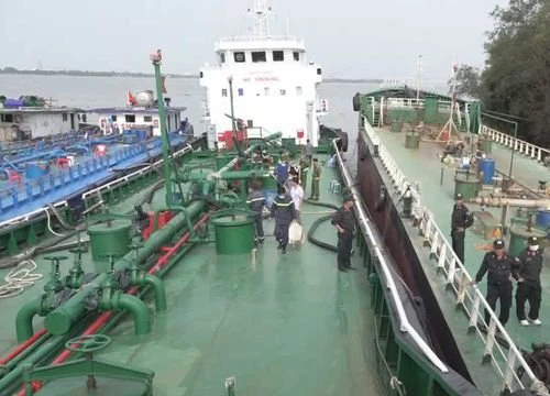 Đề nghị truy tố 74 bị can về tội buôn lậu và nhận hối lộ