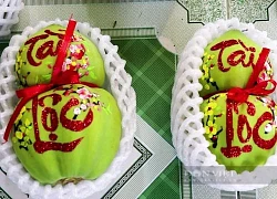Ông nông dân có đôi tay &#8220;phù thủy&#8221; hô biến trái cây thư pháp &#8220;Phúc-Lộc-Thọ&#8221; đủ đầy, thu 100 triệu ngày Tết