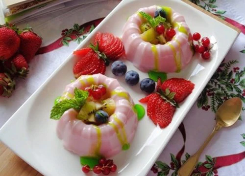 Pudding sữa dâu món ngon cho bé