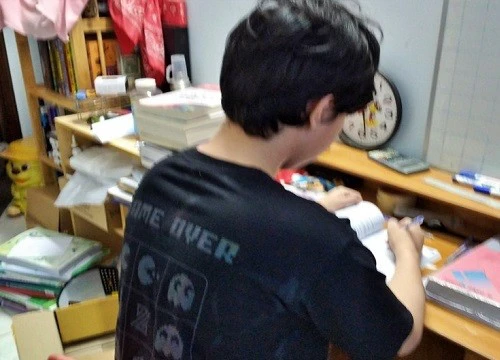 Thủ khoa trường Y có tiền nhập học từ lá đơn của mẹ