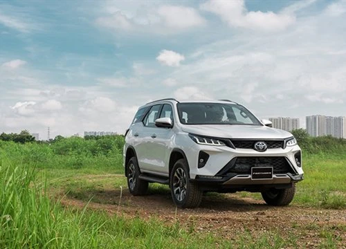 Top 5 ô tô SUV 7 chỗ sang giá dưới 1 tỷ đồng