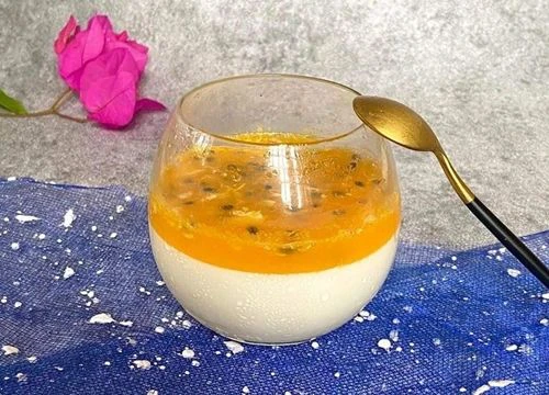 Cách làm panna cotta chanh dây (chanh leo) mềm béo chua nhẹ cực đơn giản