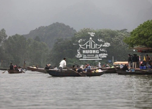 Chùa Hương xin ý kiến thành phố Hà Nội cho phép đón khách vào chùa