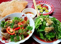 Mì Quảng cá mòi sông Thu Bồn lạ miệng