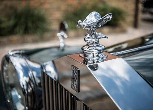 Biểu tượng Rolls-Royce được thiết kế lại sau 111 năm