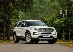 Hết Tết, Ford Explorer 2022 vẫn "kênh" 300 triệu đồng tại đại lý