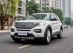 Khách mua Ford Explorer phải chi thêm 300 trăm triệu để được lấy xe sớm