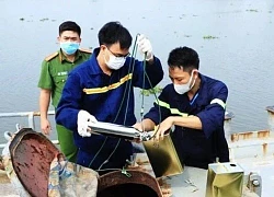 Lật tẩy chiêu &quot;phù phép&quot; 200 triệu lít xăng lậu màu trắng thành màu vàng