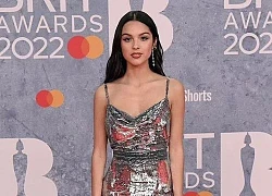 Olivia Rodrigo và dàn sao mặc gợi cảm trên thảm đỏ Brit Awards 2022