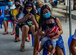 Philippines triển khai chương trình hấp dẫn trẻ em đi tiêm vaccine